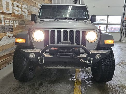 Used 2018 Jeep Wrangler Unlimited Sport S image 3