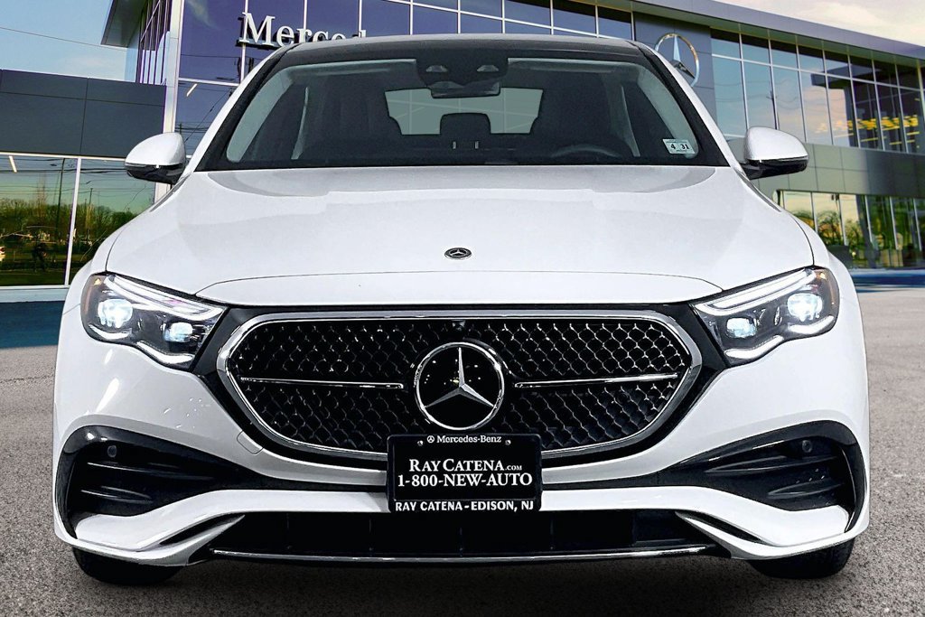 Used 2026 Mercedes-Benz E 350 4MATIC Sedan image 3