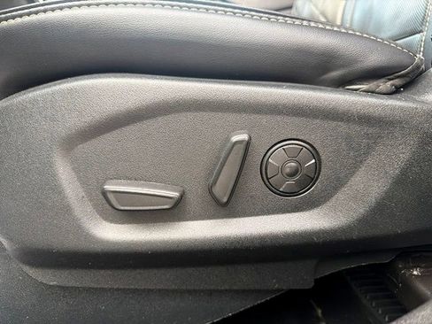 Used 2019 Ford Explorer Platinum AWD/4WD image 13