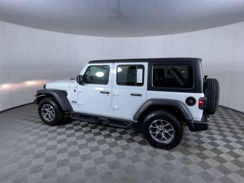 Used 2024 Jeep Wrangler Unlimited Sport AWD/4WD image 6
