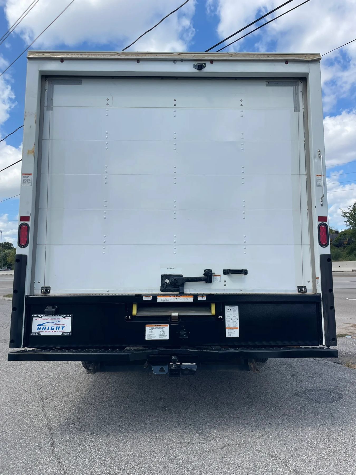 Used 2022 GMC Savana 3500 Extended w/ Power Convenience Package RWD image 5