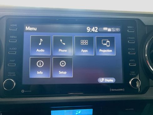 Used 2022 Toyota Tacoma TRD Off-Road w/ Technology Package AWD/4WD image 13