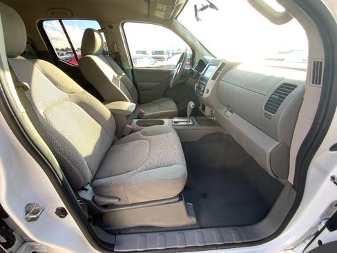 Used 2019 Nissan Frontier SV image 21