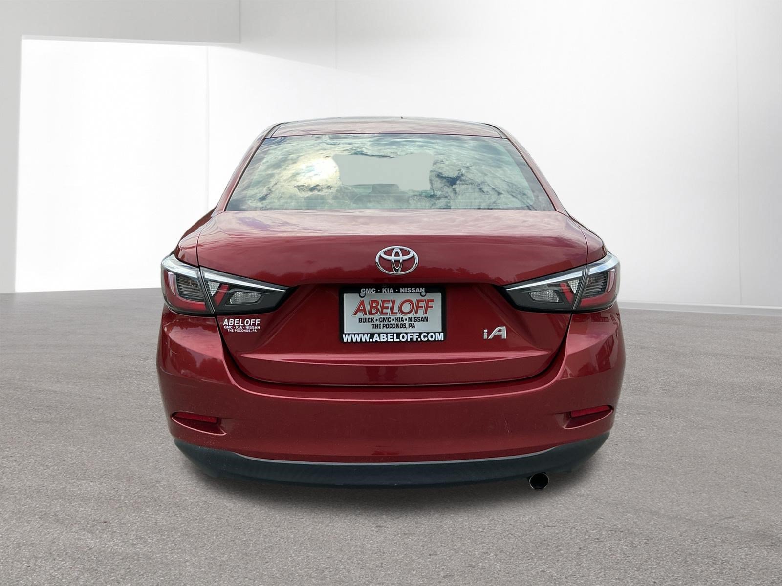 Used 2017 Toyota Yaris iA FWD image 4