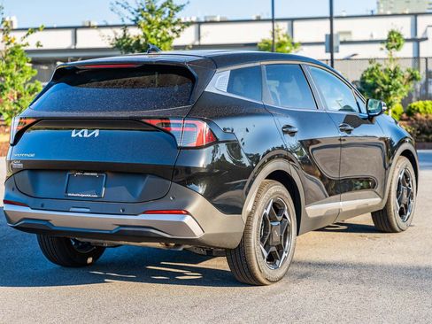 New 2026 Kia Sportage EX FWD image 4