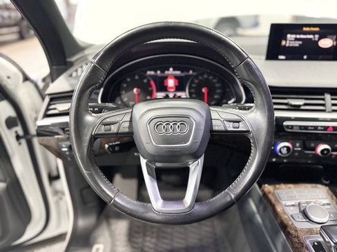 Used 2017 Audi Q7 3.0T Premium image 11