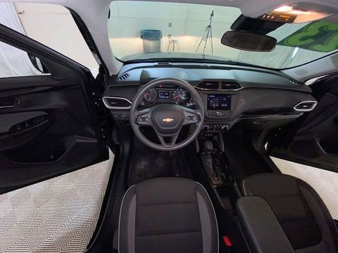 Used 2023 Chevrolet TrailBlazer LS AWD/4WD image 34