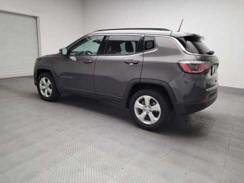 Used 2018 Jeep Compass Latitude w/ Popular Equipment Group FWD image 3