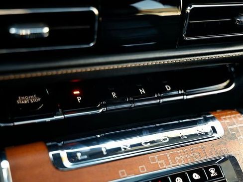 Used 2025 Lincoln Aviator Black Label w/ Jet Appearance Package image 40