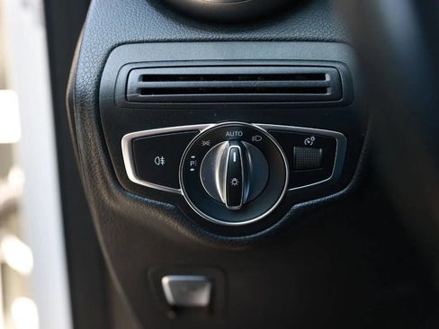 Used 2020 Mercedes-Benz GLC 300 image 17