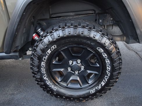 Used 2020 Jeep Gladiator Mojave image 6