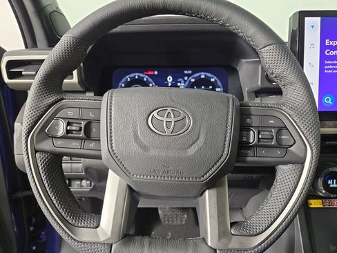 Used 2025 Toyota Tacoma Limited AWD/4WD image 29
