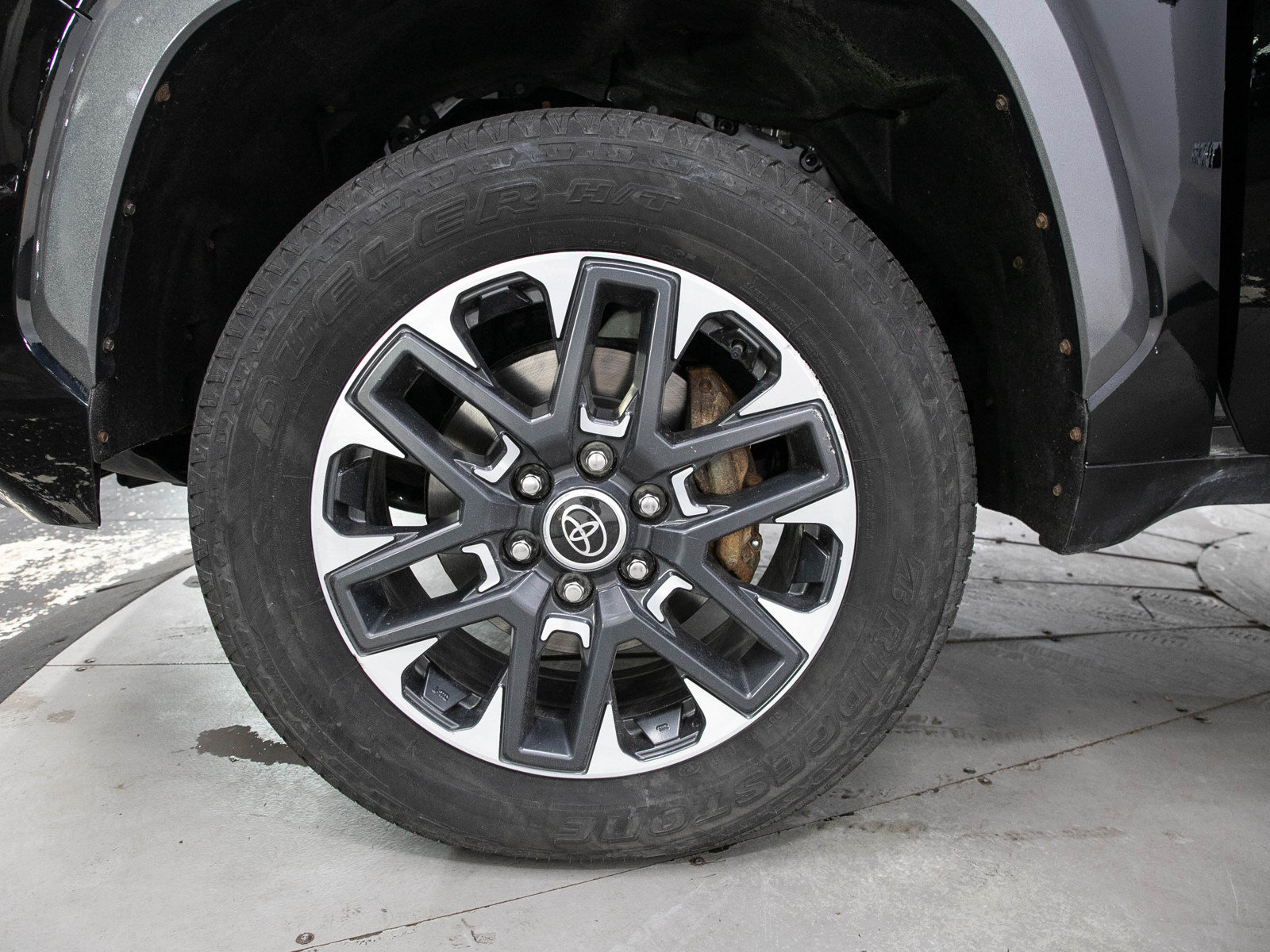 Used 2023 Toyota Tundra Limited AWD/4WD image 30