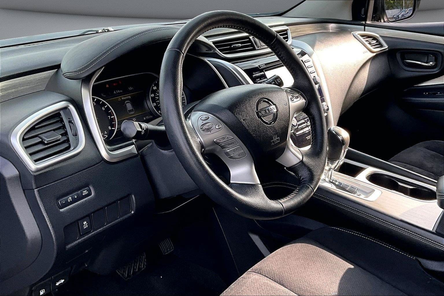 Used 2018 Nissan Murano SV AWD/4WD image 17