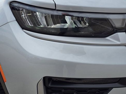 New 2026 Jeep Grand Cherokee Limited w/ Luxury Tech Group II image 4