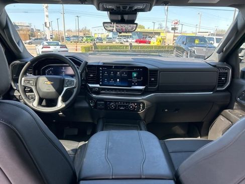 Used 2024 Chevrolet Silverado 2500 LTZ w/ LTZ Premium Package image 11