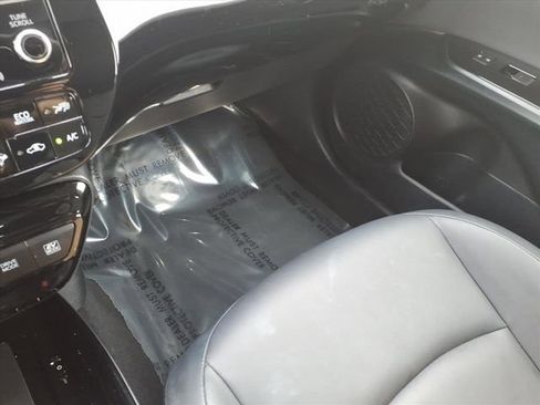 Certified 2021 Toyota Prius XLE w/ Advanced Technology Package image 31