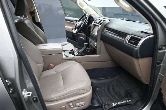 Used 2020 Lexus GX 460 AWD/4WD image 25