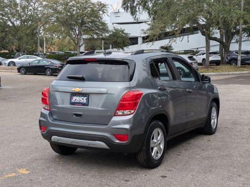 Used 2019 Chevrolet Trax LT w/ LT Convenience Package image 5