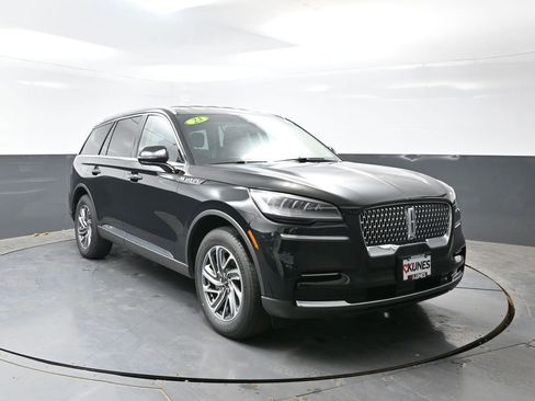 Used 2023 Lincoln Aviator AWD image 5