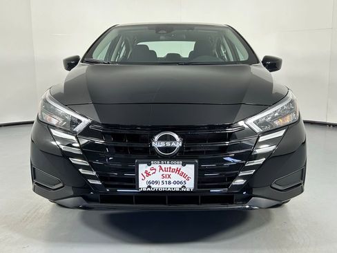 Used 2025 Nissan Versa SV w/ Trunk Package image 2