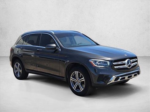 Used 2021 Mercedes-Benz GLC 300 image 3