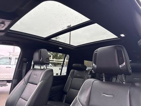 Used 2022 Cadillac Escalade ESV Sport w/ Touring Package image 28