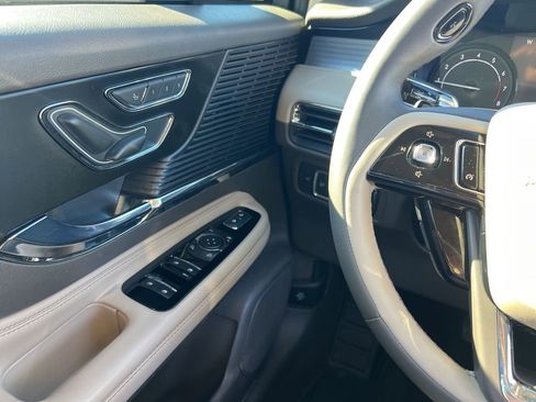 Used 2022 Lincoln Corsair FWD w/ Equipment Group 101A image 18