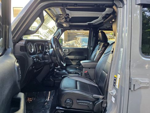 Used 2020 Jeep Gladiator Overland image 11