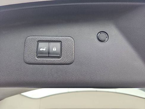 Used 2022 Nissan Armada SL w/ Captain's Chairs Package AWD/4WD image 19