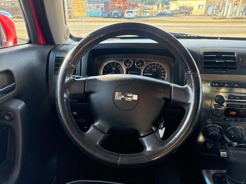 Used 2006 HUMMER H3 image 9