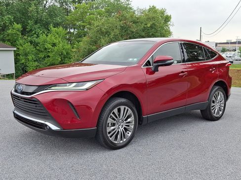 Certified 2023 Toyota Venza Limited AWD/4WD image 3