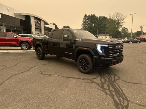 New 2026 GMC Sierra 3500 AT4 w/ AT4 Premium Plus Package AWD/4WD image 18