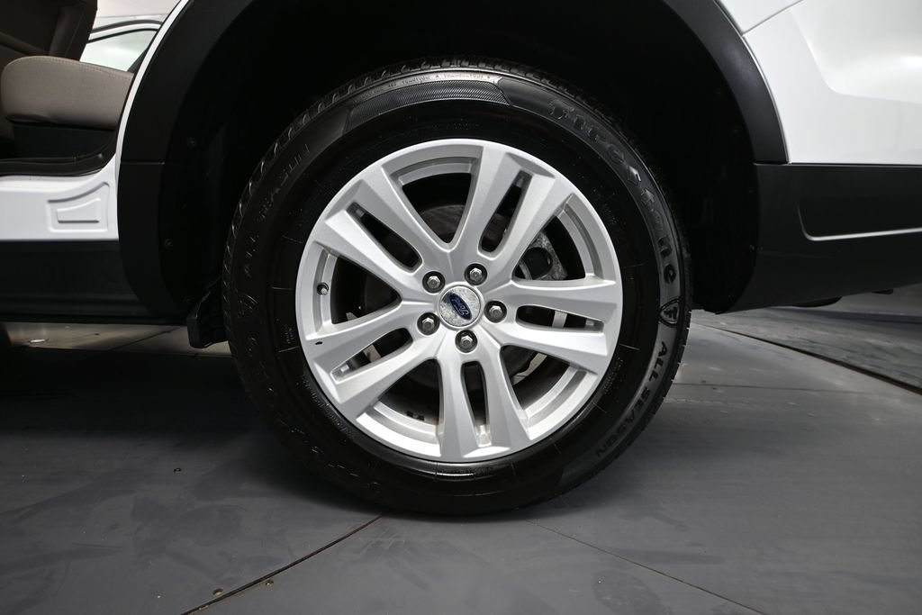 Used 2019 Ford Explorer XLT AWD/4WD image 10