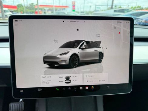 Used 2024 Tesla Model Y Long Range image 11