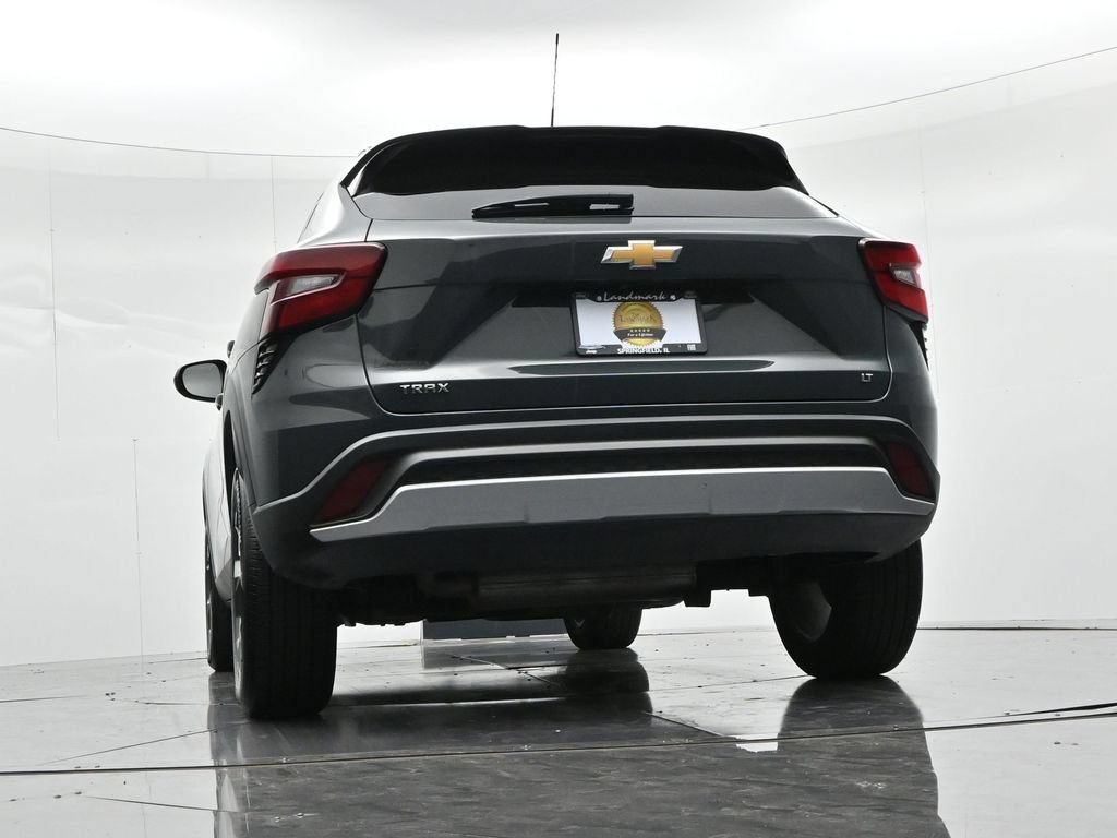 Used 2025 Chevrolet Trax LT FWD image 20