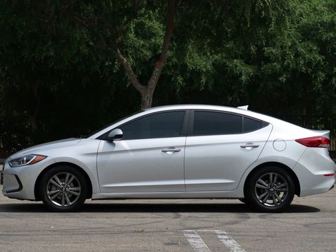 Used 2018 Hyundai Elantra SEL image 3