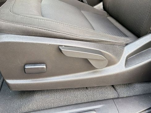 Used 2022 Chevrolet Colorado LT AWD/4WD image 13