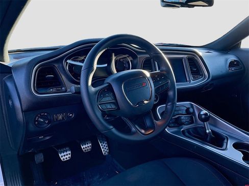 Used 2022 Dodge Challenger R/T image 9