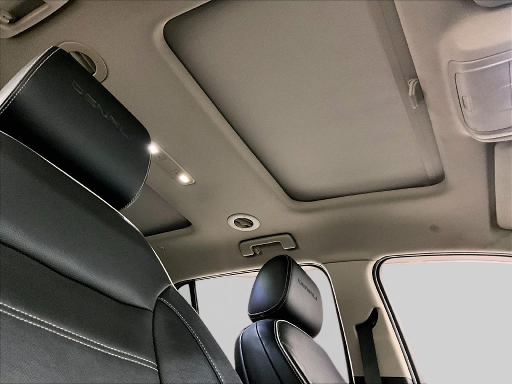 Used 2018 GMC Acadia Denali w/ Technology Package AWD/4WD image 28