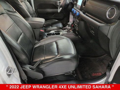 Used 2022 Jeep Wrangler Unlimited Sahara w/ Cold Weather Group AWD/4WD image 23