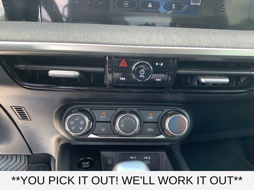 Used 2025 Nissan Kicks SV FWD image 20