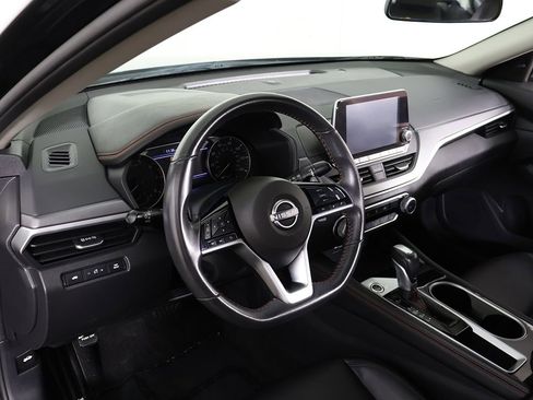 Used 2025 Nissan Altima 2.5 SR FWD image 23