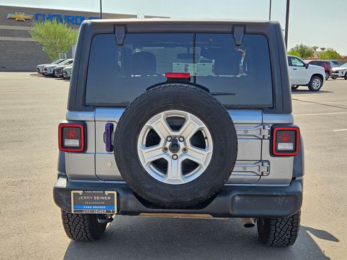 Used 2020 Jeep Wrangler Sport AWD/4WD image 4