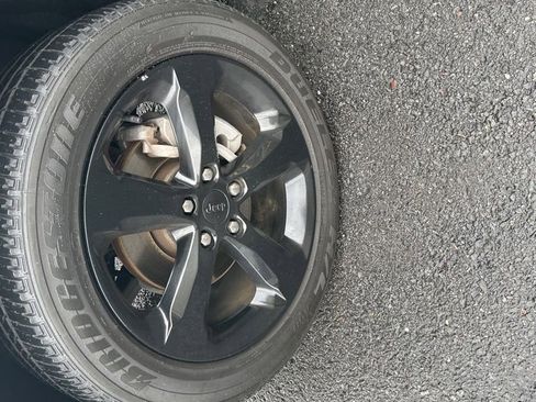 Used 2022 Jeep Grand Cherokee Altitude image 9