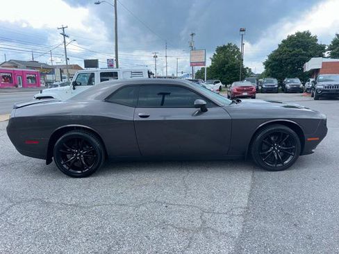Used 2017 Dodge Challenger SXT Plus RWD image 4