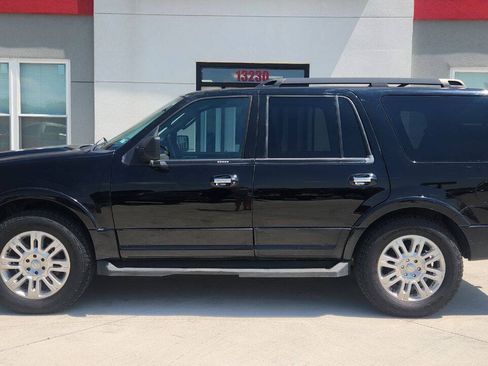 Used 2016 Ford Expedition XLT AWD/4WD image 3