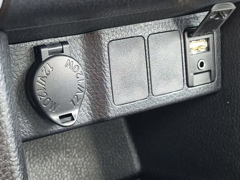 Used 2018 Toyota Corolla LE FWD image 30