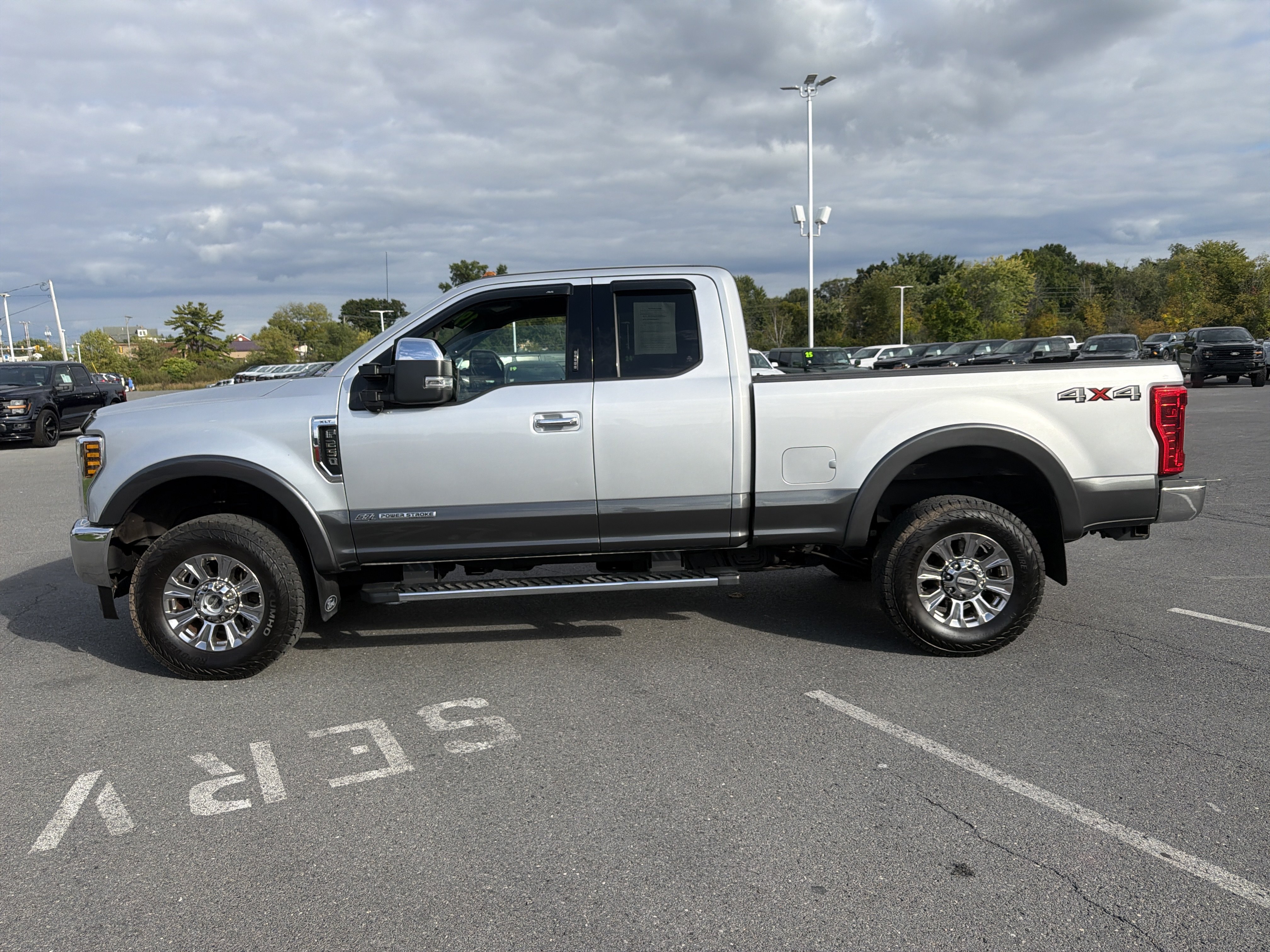 Used 2019 Ford F250 XLT w/ XLT Premium Package AWD/4WD image 7