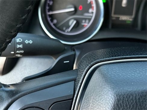 Certified 2020 Toyota Camry SE image 25